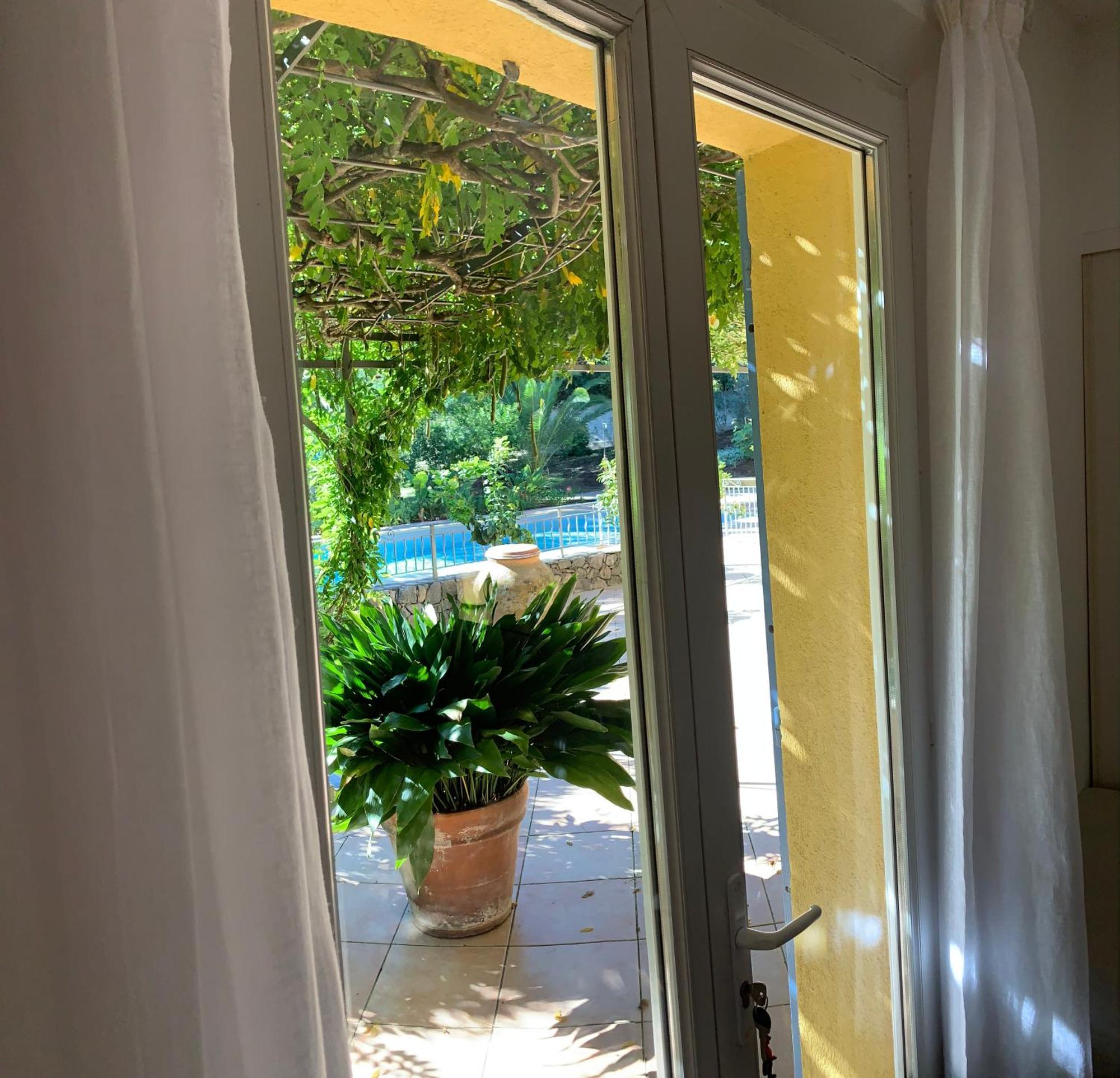 Sous Les Pins Parasols Vidauban Eksteriør billede